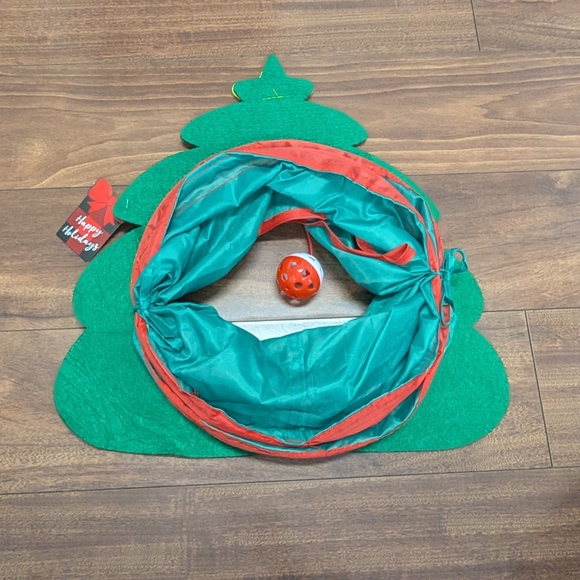 Green Christmas Tree Cat Tunnel - Picture 4 of 6